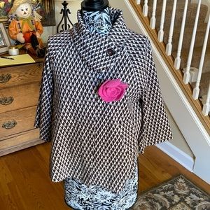 Lilly Pulitzer swing coat. No pockets. EUC